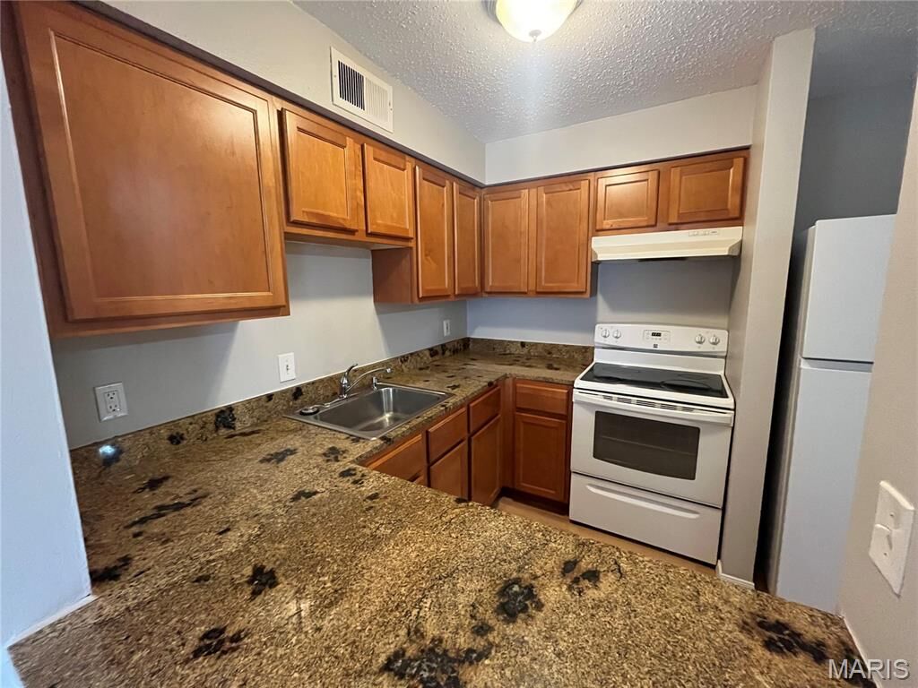 Property Photo: 2553 Brush Court C MO 63125