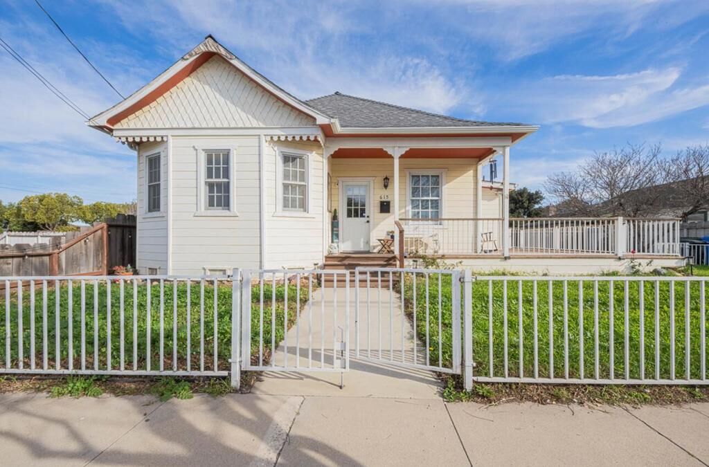 Property Photo:  615 Monterey Street  CA 93960 