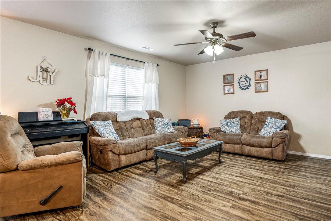 Property Photo:  2124 Carlisle Street  AR 72734 