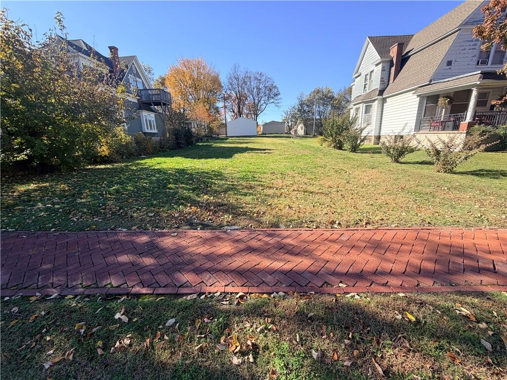 Property Photo:  316 N Wood Street  MO 64850 