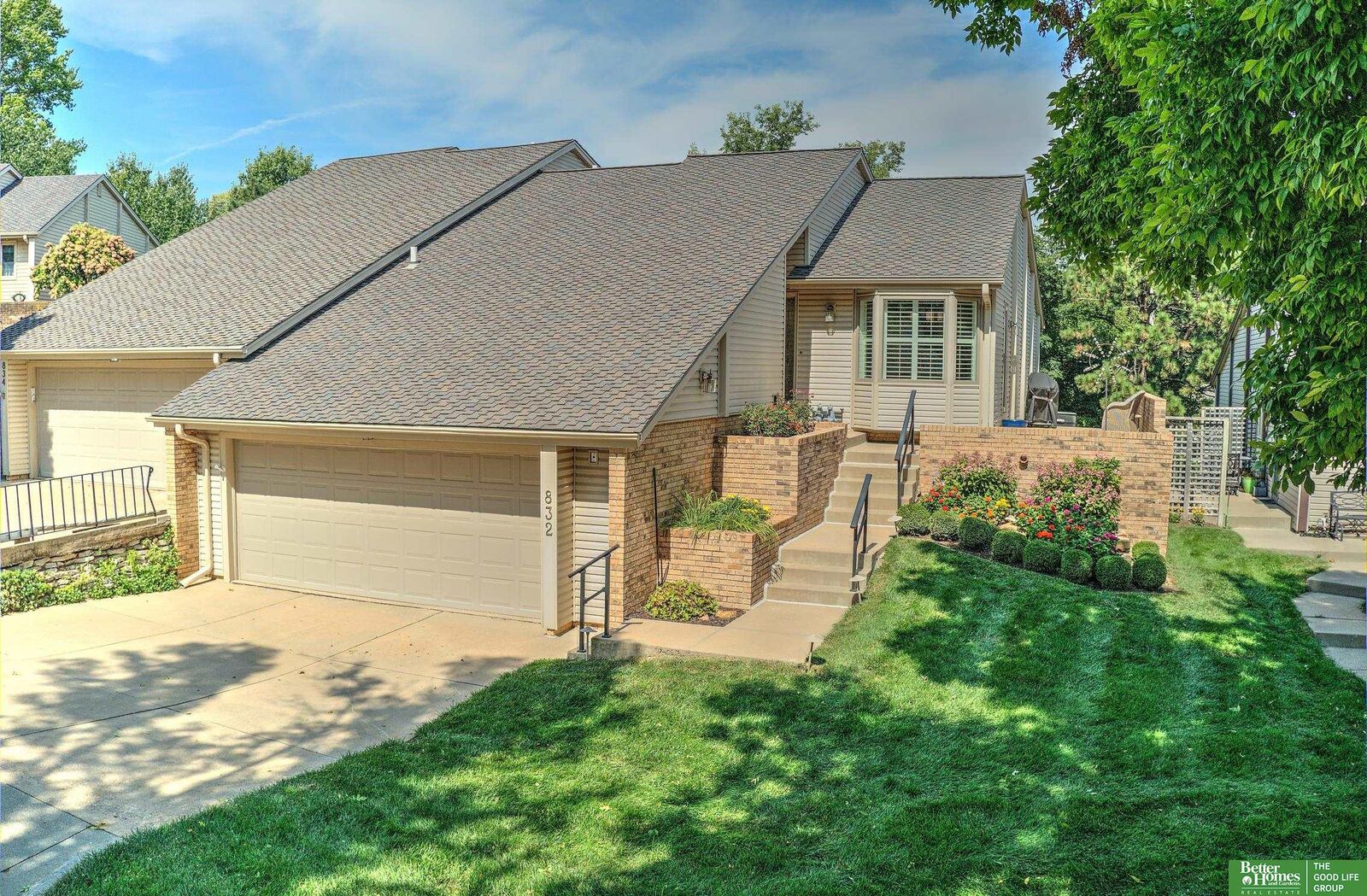 Property Photo:  832 S 112 Plaza  NE 68154 