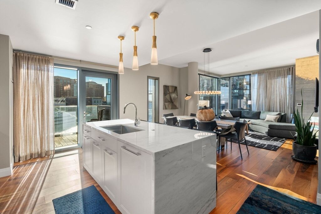 Property Photo:  300 Pier 4 Blvd 6M  MA 02110 