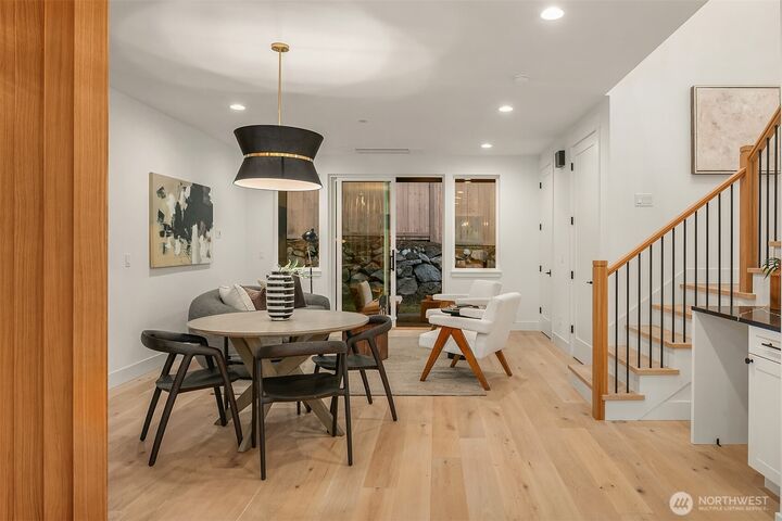 Property Photo:  7020  127th Avenue NE  WA 98033 