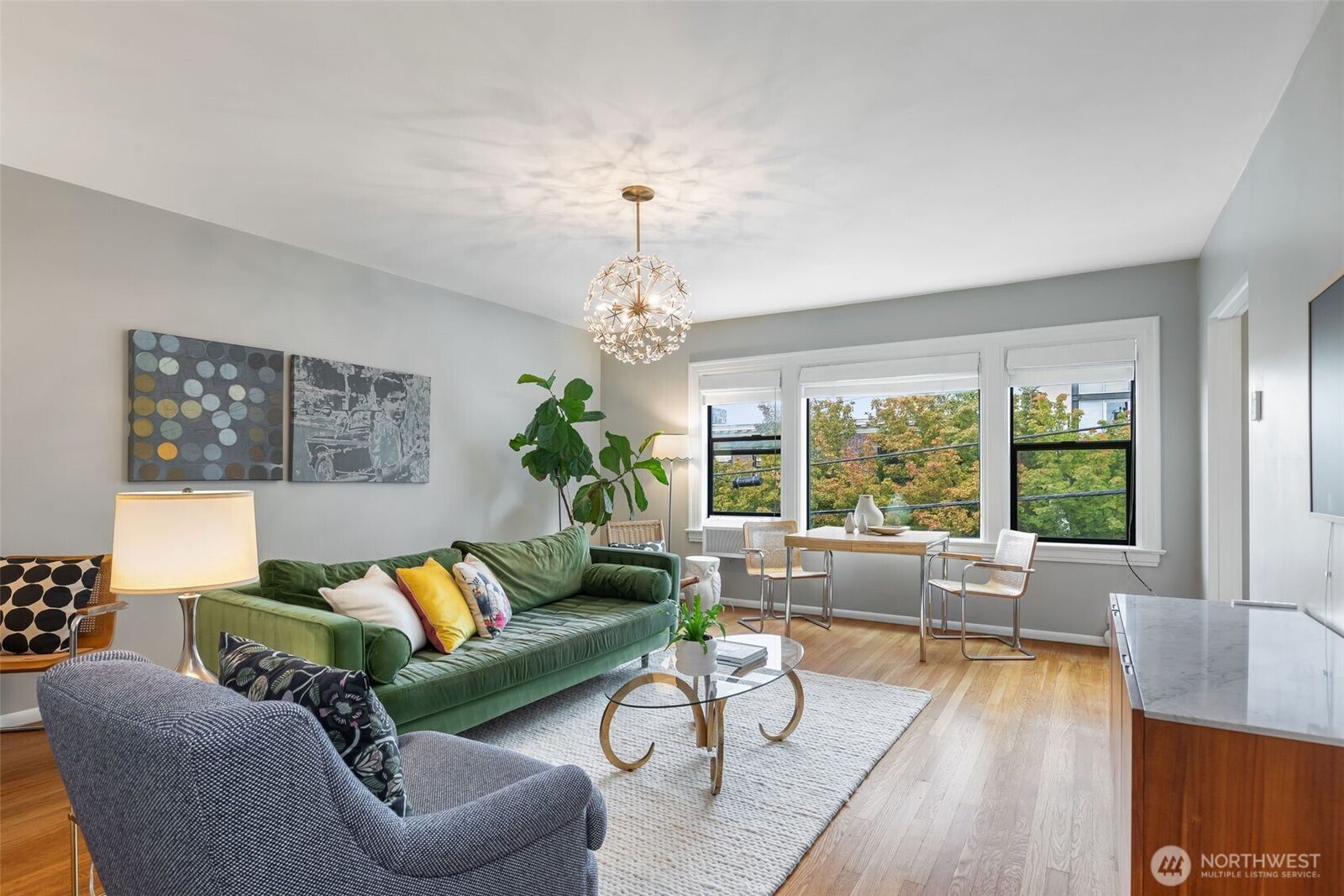 Property Photo: 1136 13th Avenue Avenue 305 WA 98122