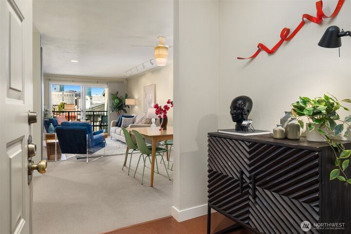 Property Photo: 701 17th Avenue #305 WA 98122