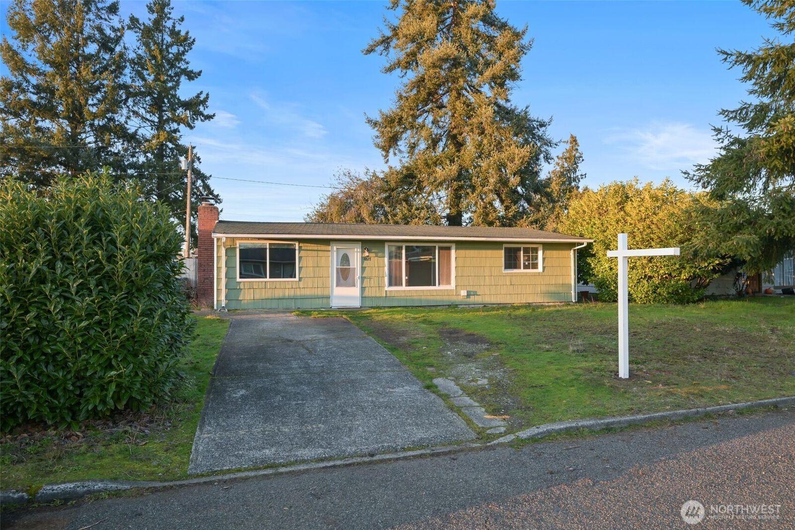 Property Photo:  4827  Diamond Boulevard SW  WA 98499 