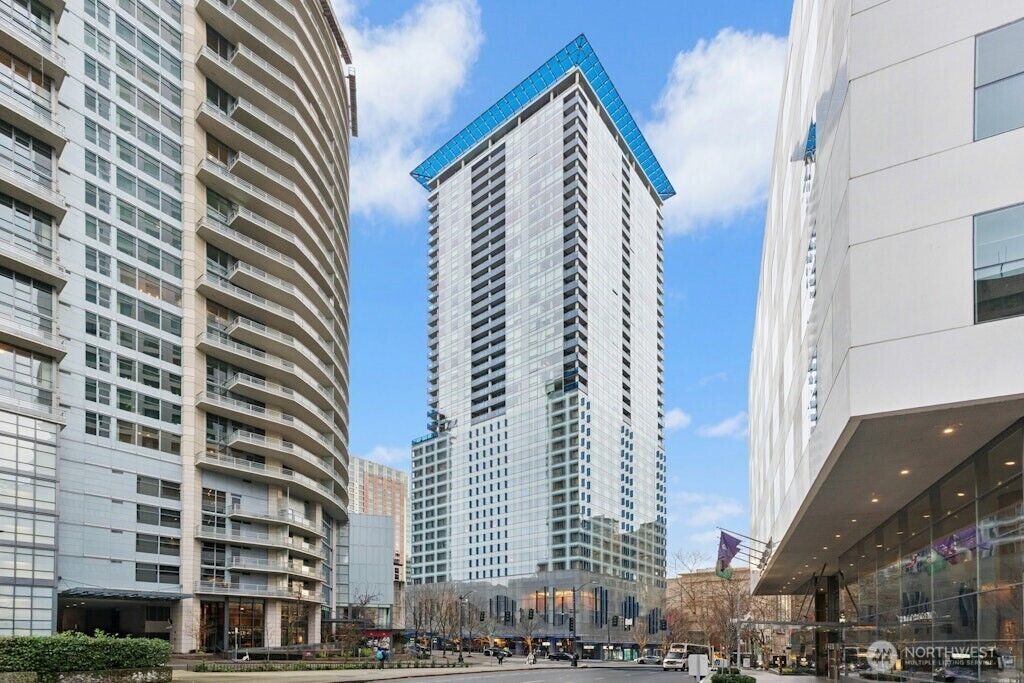 Property Photo: 737 Olive Way 2200 WA 98101