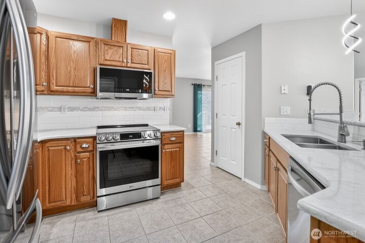 Property Photo:  650  Skamokawa Court SE  WA 98569 