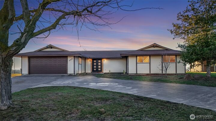 Property Photo: 306 N Crestview Drive WA 98837