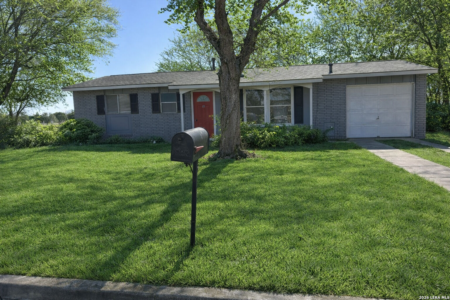 Property Photo:  502 W Aviation Blvd  TX 78148 