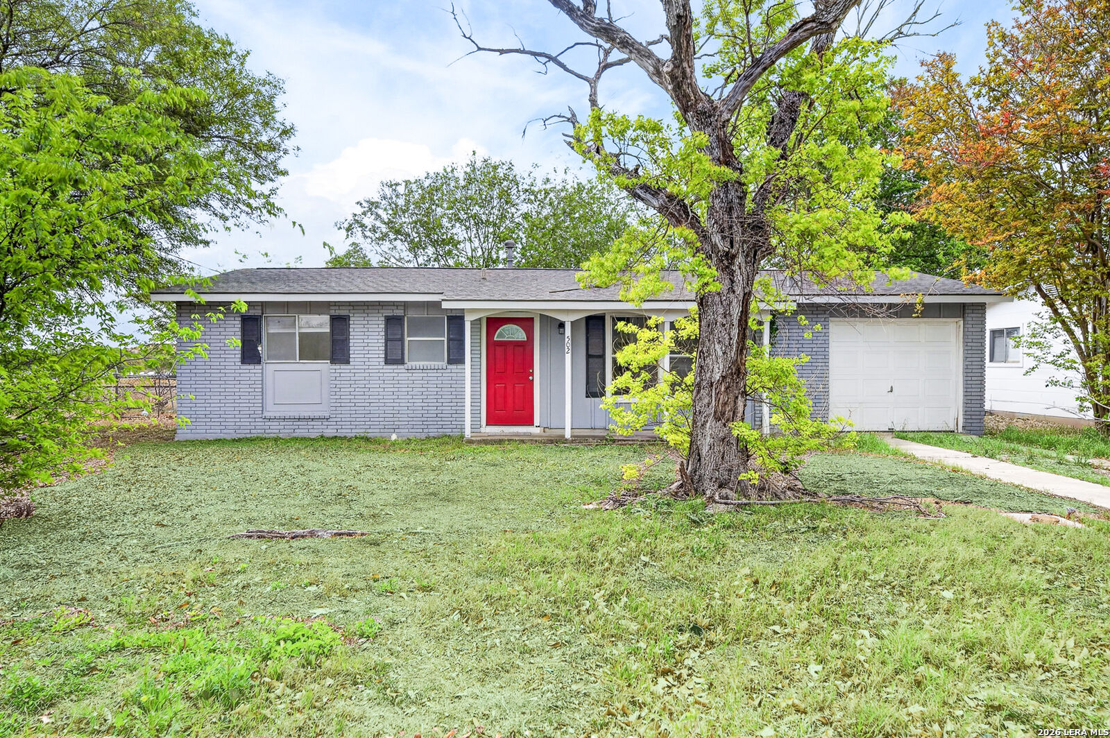 Property Photo: 502 W Aviation Blvd TX 78148