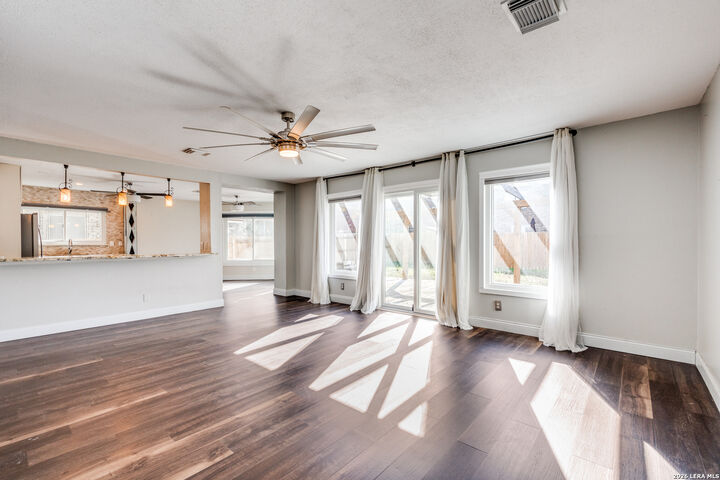 Property Photo:  3609 Whitefield Sq  TX 78154 