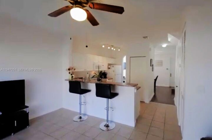 Property Photo:  1485 NE 33rd Rd 101-1  FL 33033 