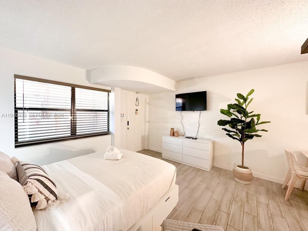 Property Photo:  664 SE 20th Ave 6  FL 33441 