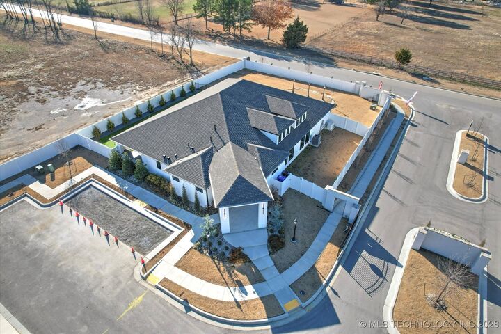 Property Photo:  7220 E Norman Street  OK 74014 