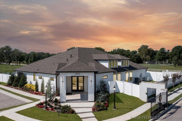 Property Photo:  1212 N 72nd Street  OK 74014 