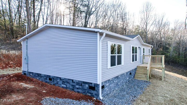 Property Photo:  1512 Red Bud Dr  TN 37821 