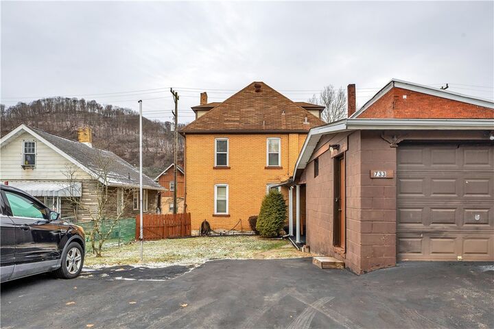 Property Photo:  733 N Warren Ave  PA 15613 