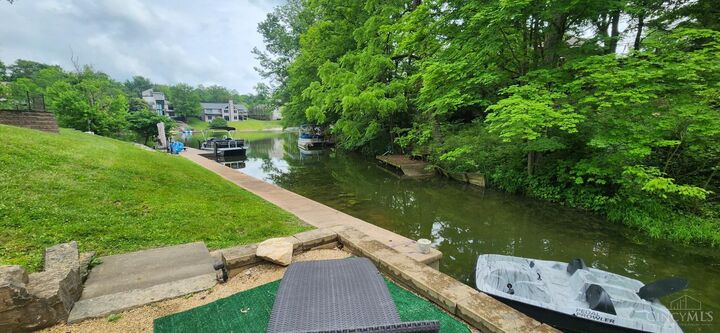 Property Photo:  1753 E Cove Circle  IN 47025 