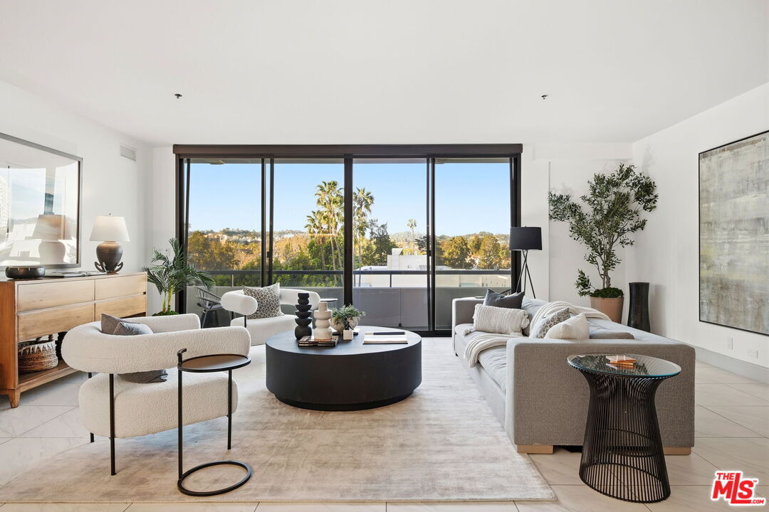 Property Photo: 10660 Wilshire Blvd CA 90024