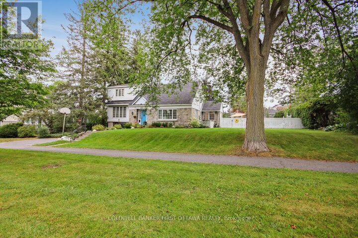 Property Photo:  413 Island Park Drive  ON K1Y 0B1 