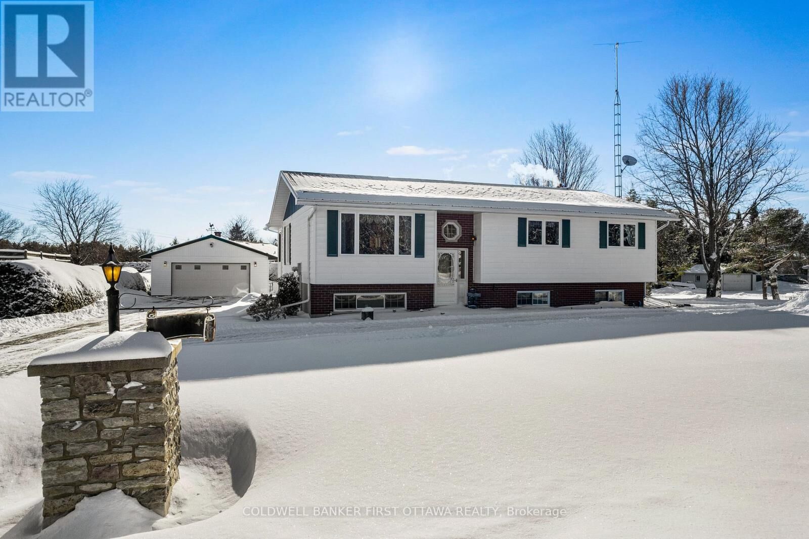 Property Photo: 117 Perth Road ON K7A 0K3