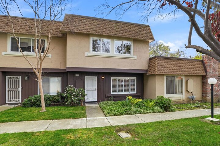 Property Photo:  38524 Burdette Cmn  CA 94536 