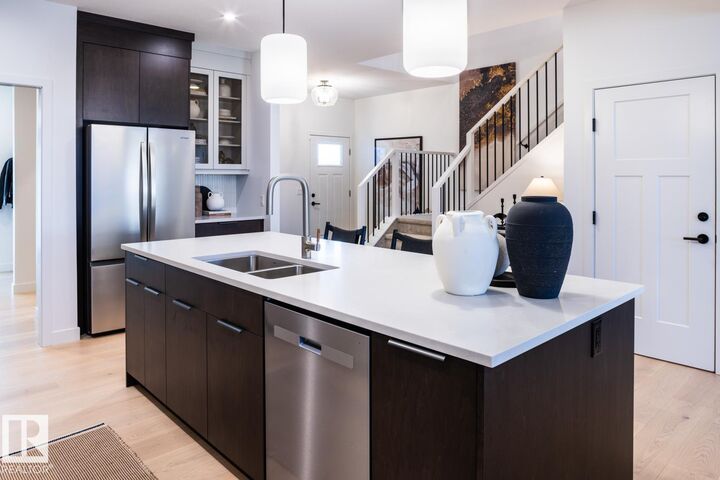 Property Photo:  2327 Muckleplum Link Link SW  AB T6X 3J9 