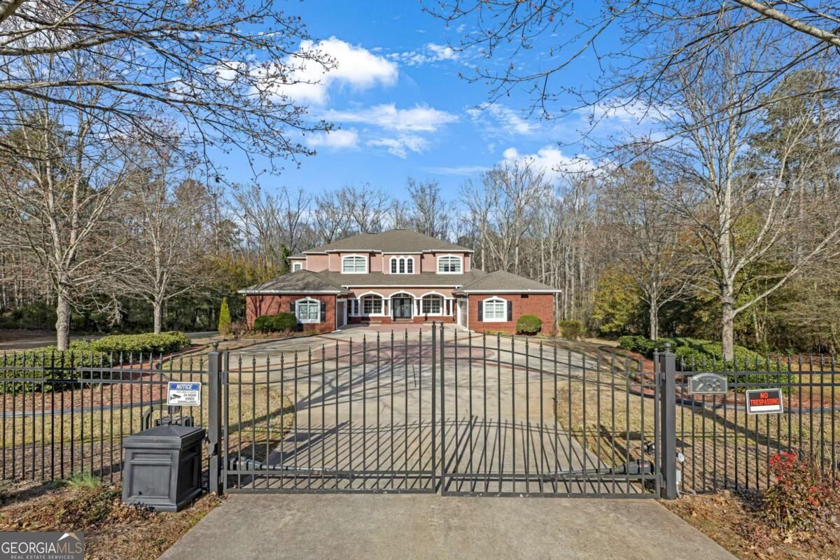 Property Photo:  258 N Salem Drive  GA 30253 