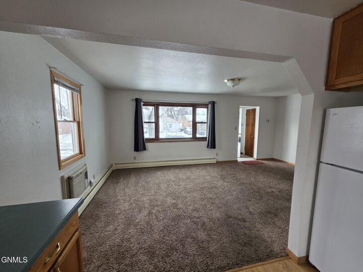 Property Photo:  911 N 15th Street N  ND 58501 