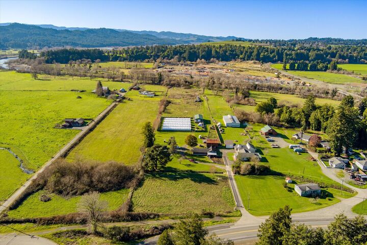 Property Photo: 116 Creekside Lane CA 95528