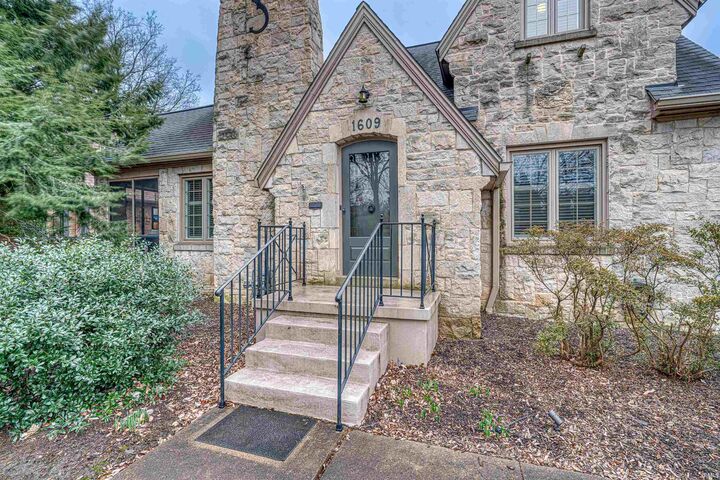 Property Photo:  1609 Southeast Boulevard  IN 47714 