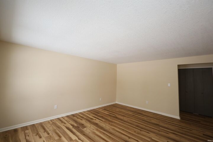 Property Photo:  5640 Graber Drive  IN 46835-1666 