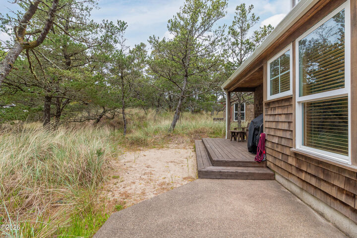 Property Photo:  5930 Summerhouse  Share E Lane  OR 97135 