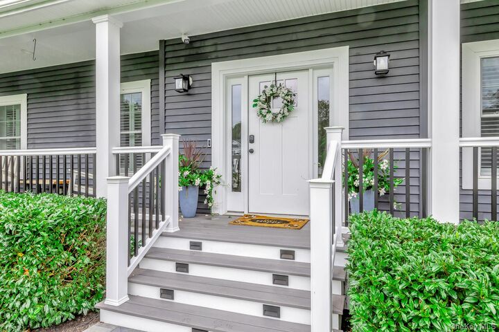 Property Photo:  6 Mastro Court  NY 11933 