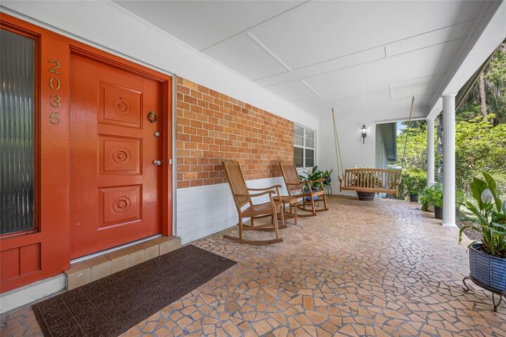 Property Photo:  2035 NW 12th Road  FL 32605 