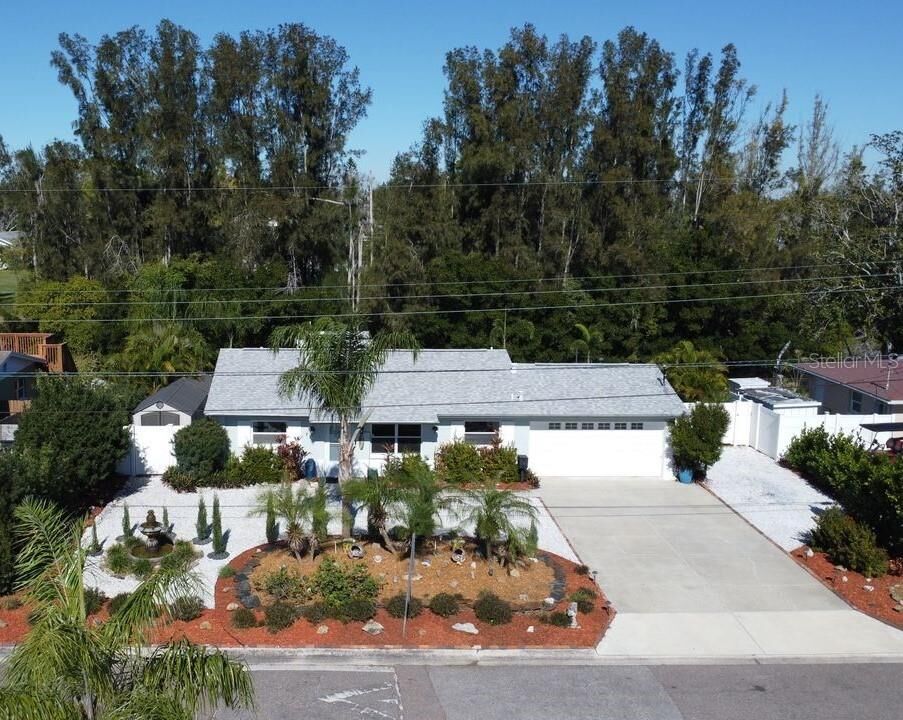 Property Photo: 201 79th Avenue NE FL 33702