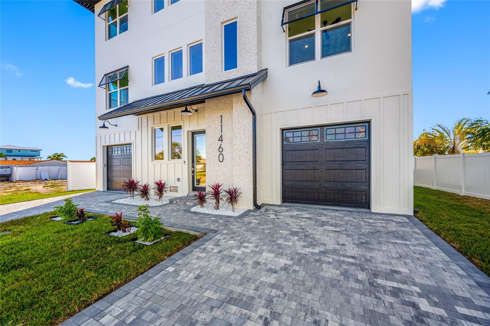 Property Photo: 11460 7th Street E FL 33706