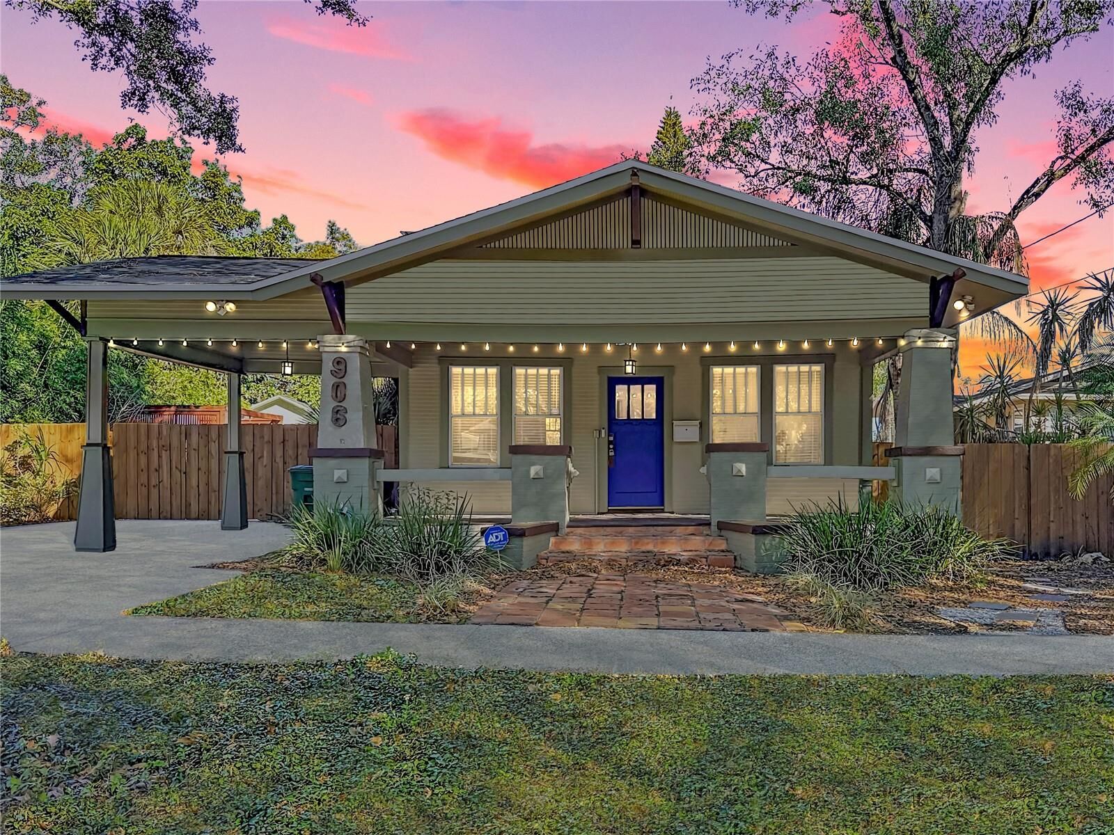 Property Photo:  906 E Broad Street  FL 33604 