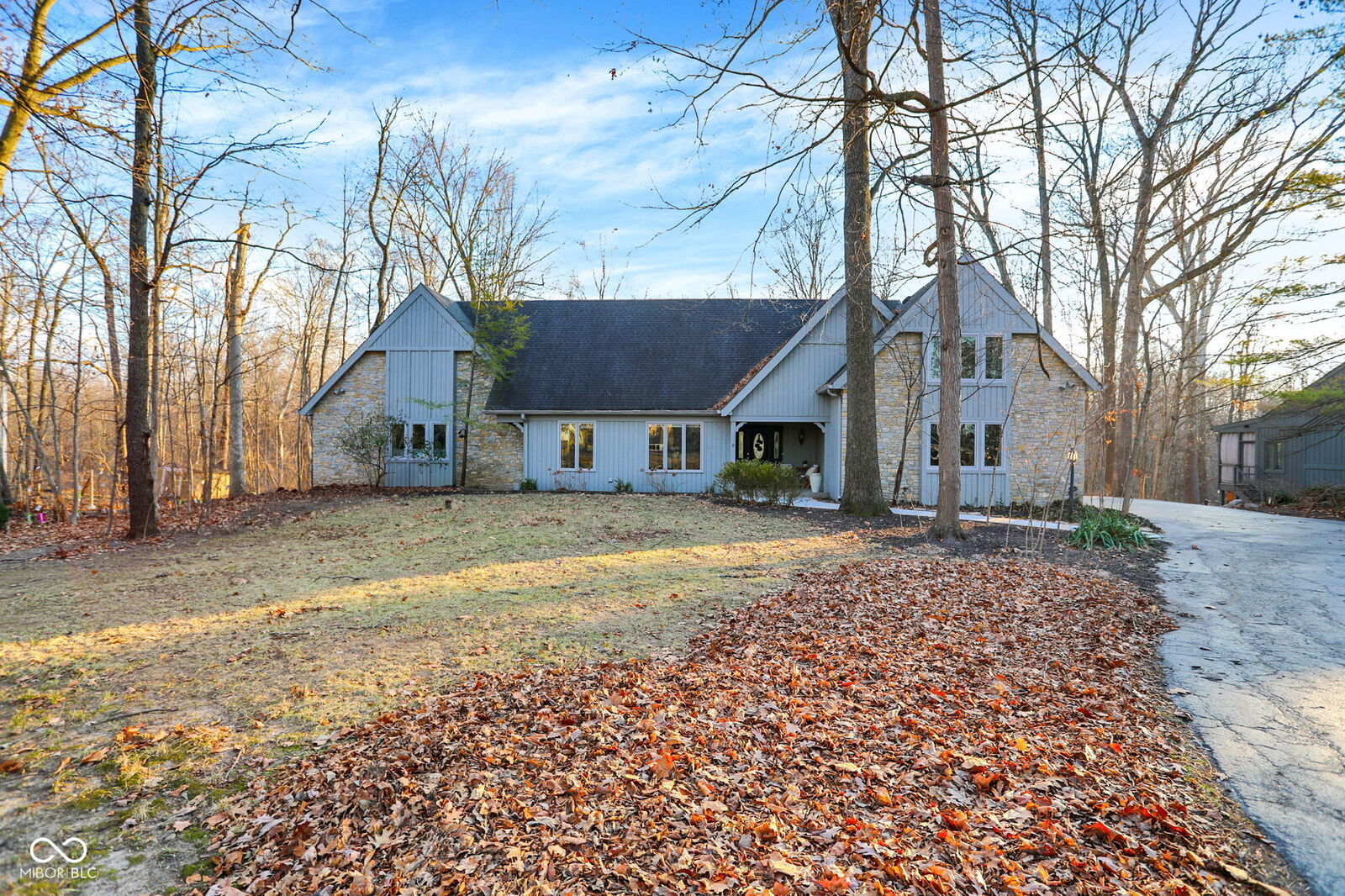 Property Photo: 118 White Horse Lane IN 46038