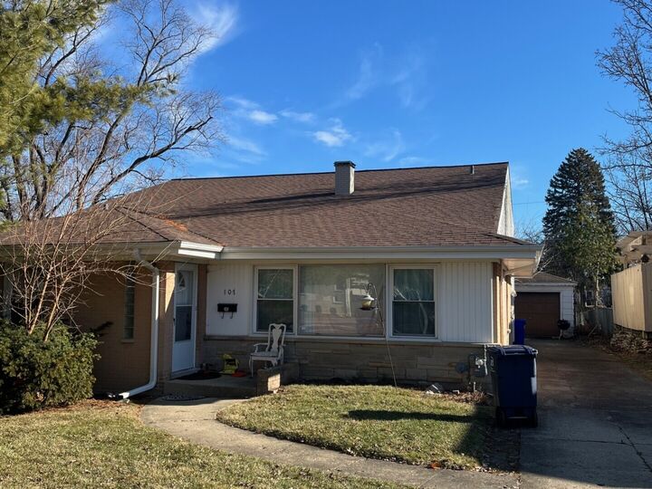 Property Photo:  107 N Pierce Avenue  IL 60187 