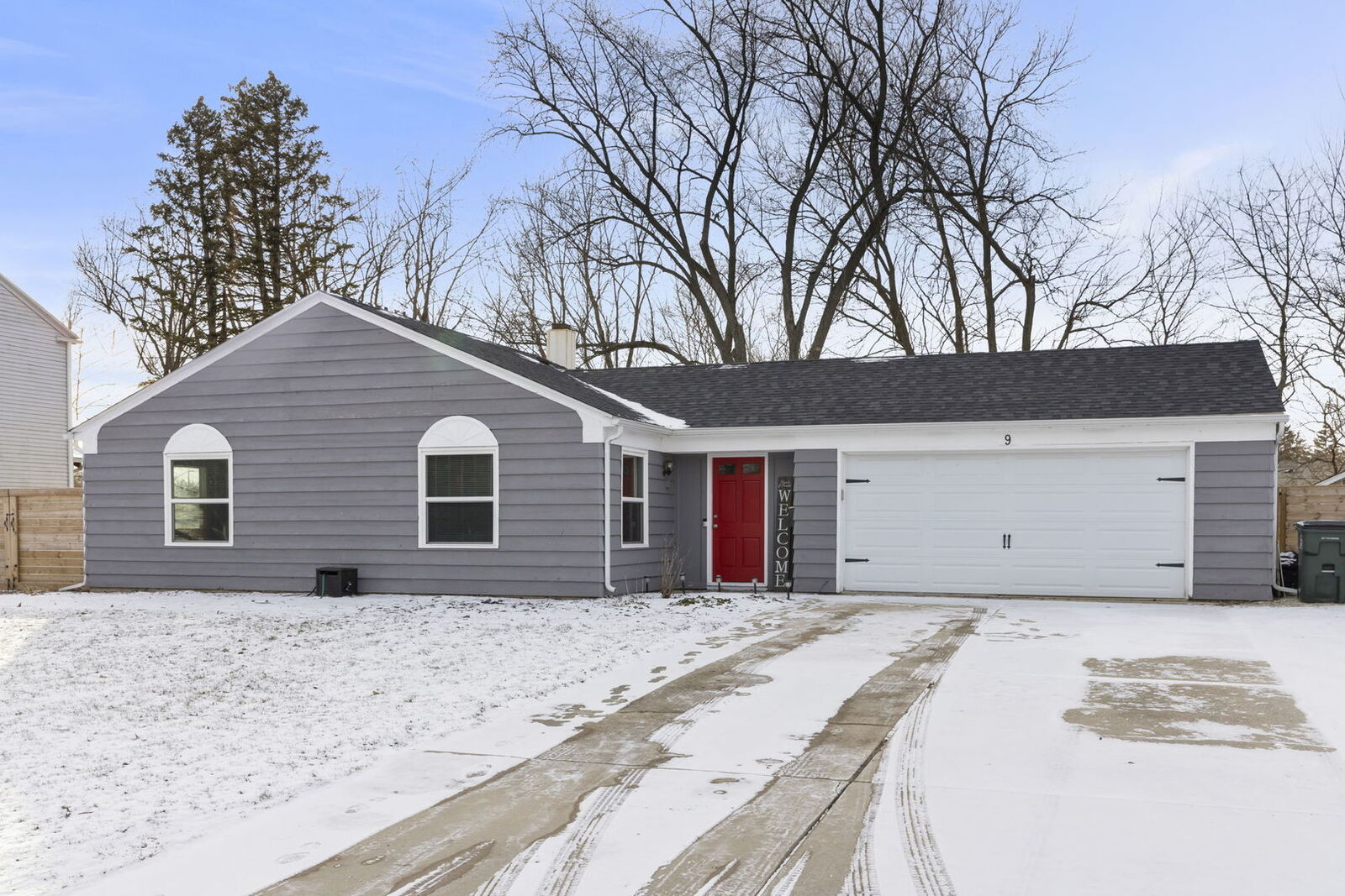 Property Photo:  9 Fieldcrest Drive  IL 60538 