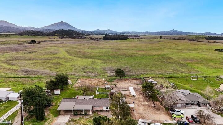 Property Photo:  182 Sawday Rd  CA 92065 