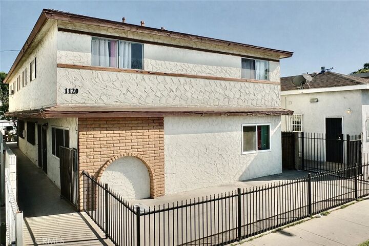 Property Photo: 1120 Raymond Avenue CA 90804