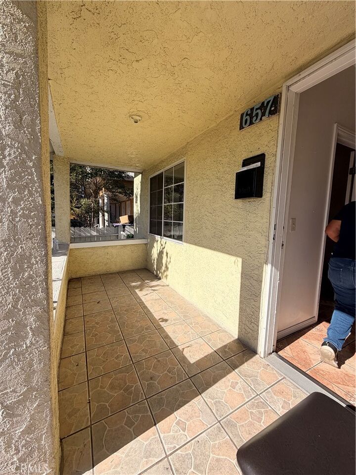 Property Photo:  657 E 53rd  CA 90011 