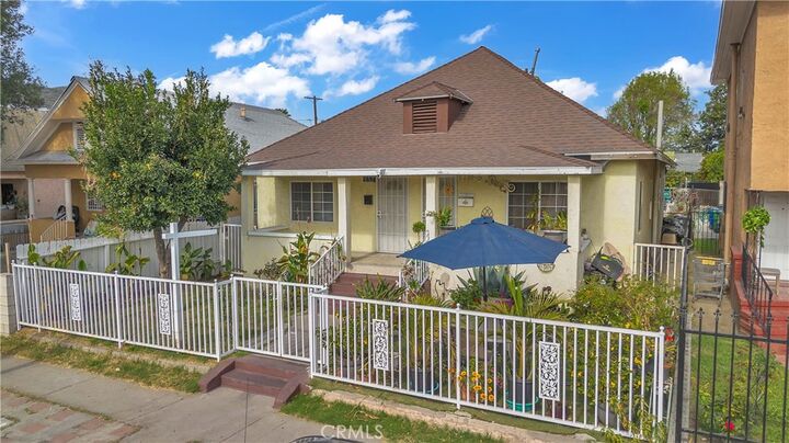 Property Photo: 657 E 53rd CA 90011