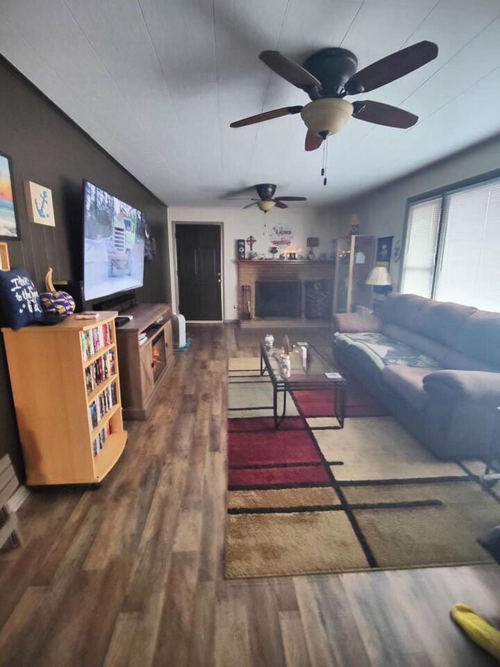 Property Photo:  909 Park Avenue  WV 24740 