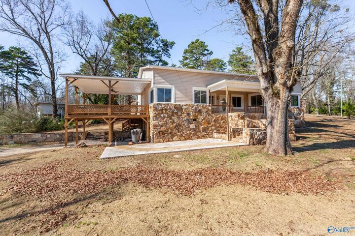 Property Photo:  2506 Hillcrest Drive  AL 35904 