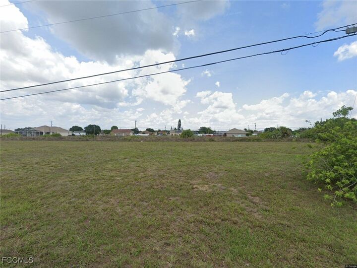 Property Photo: 1507 NE 20th Avenue FL 33909