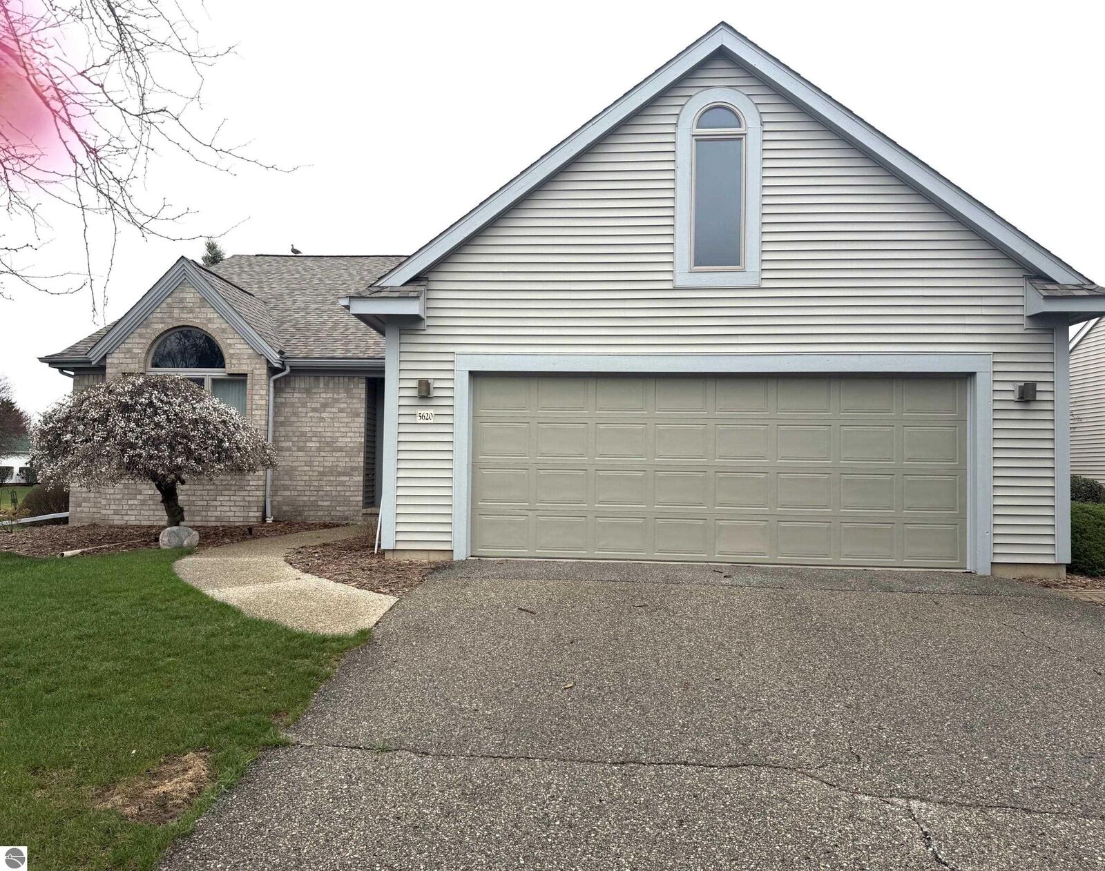 Property Photo:  5620 W Spring Knoll Drive  MI 48706 